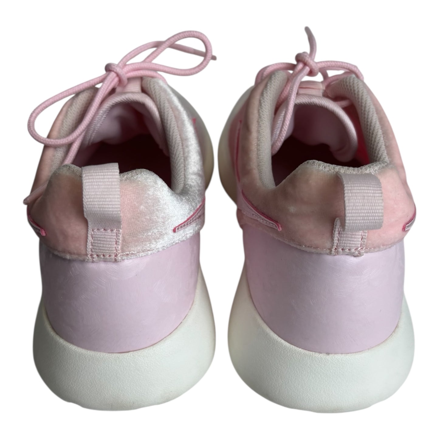 Roshe One Nike Runners size 8