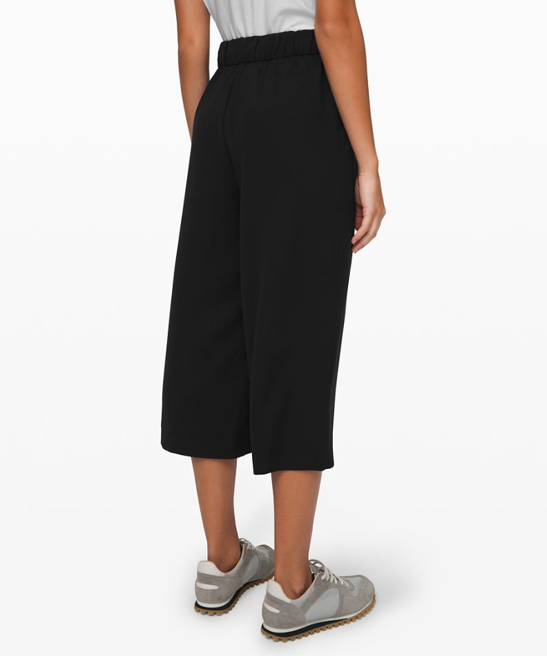Black Capris Size 10