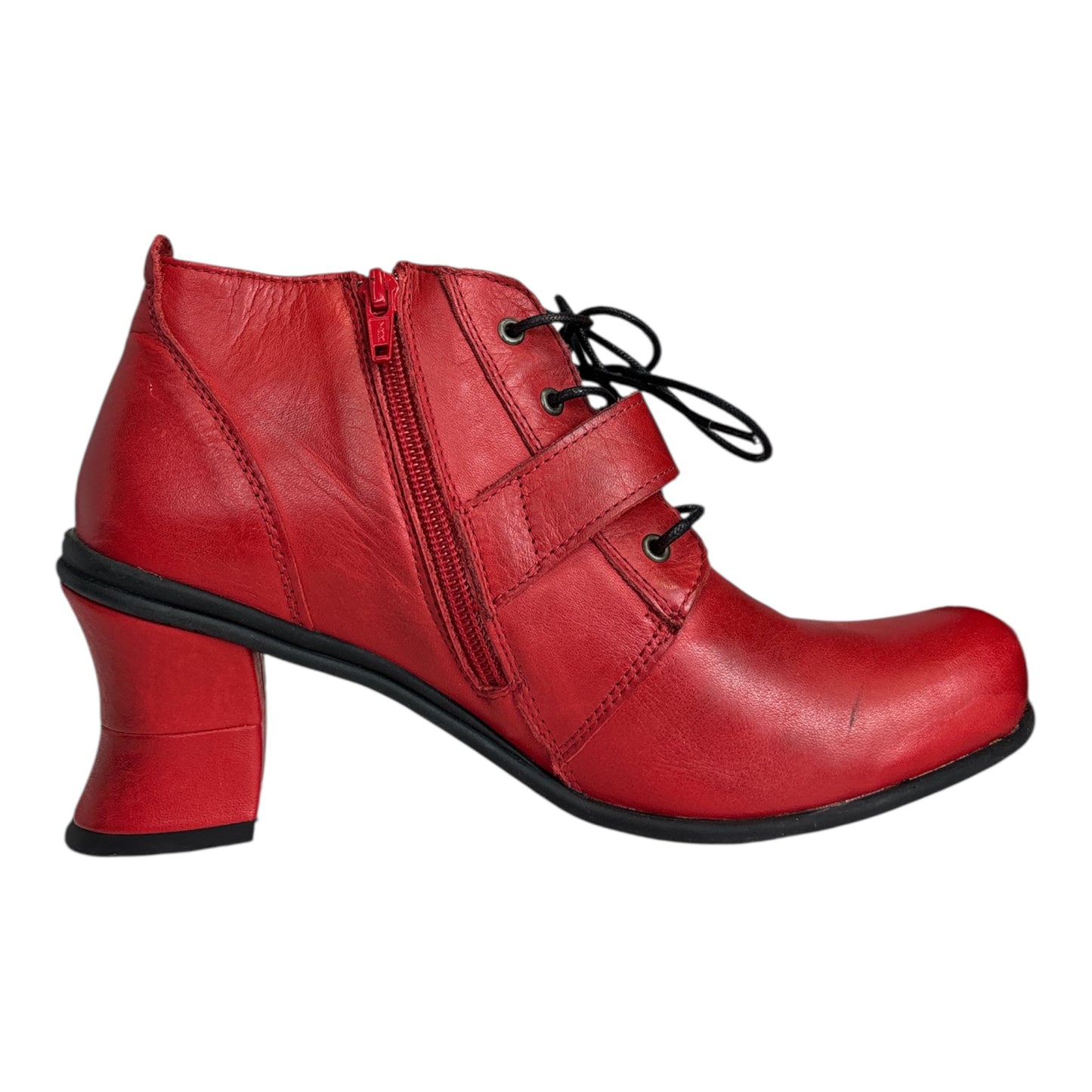 Betty Heel size 39 New in Box