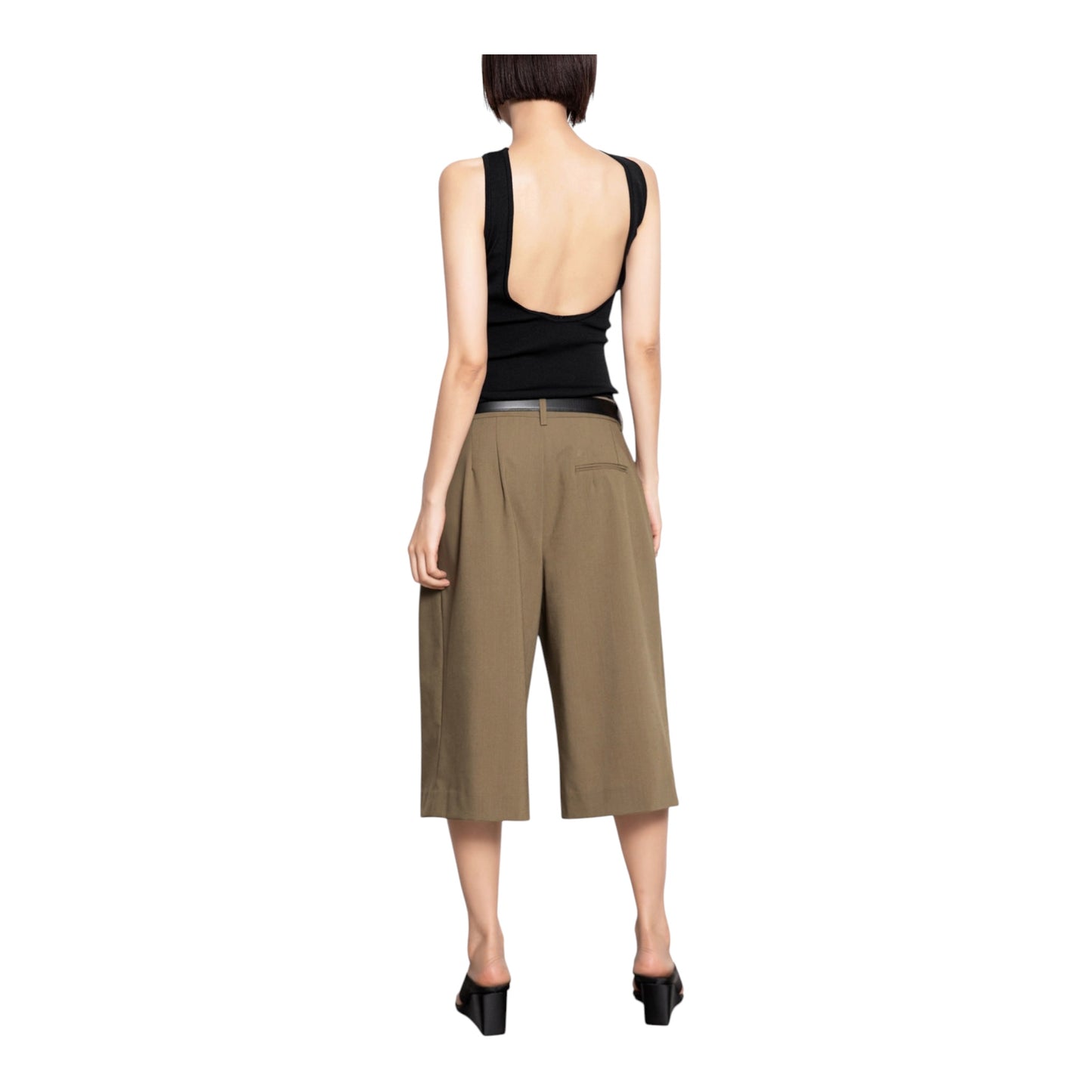 Meldert Bermuda Shorts size Medium