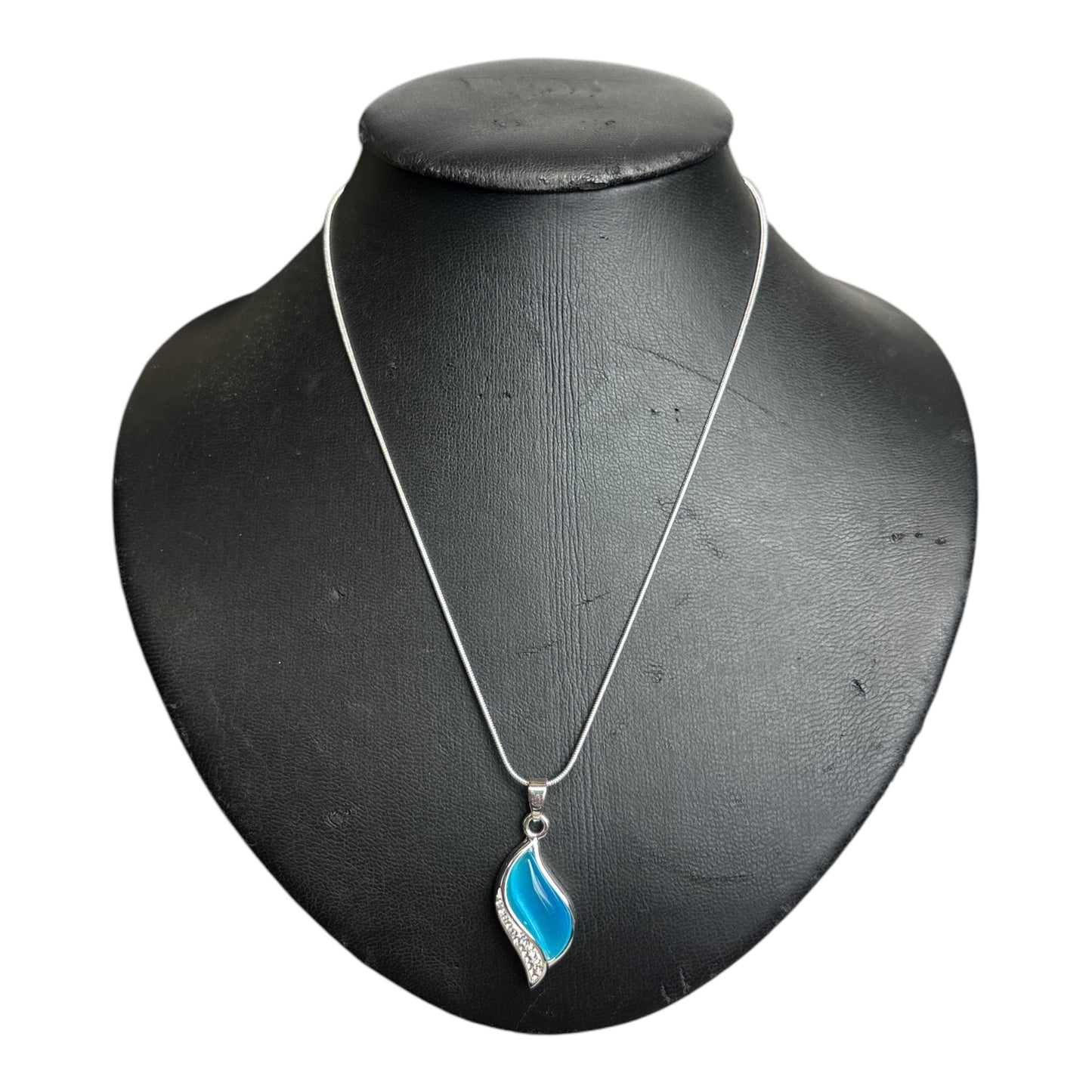 Vintage Aquamarine Chatoyant Rhinestone Pendant Necklace