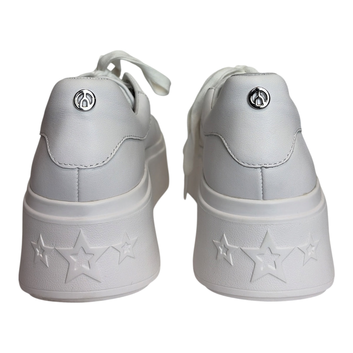 Abby 2 Sneakers size 6.5