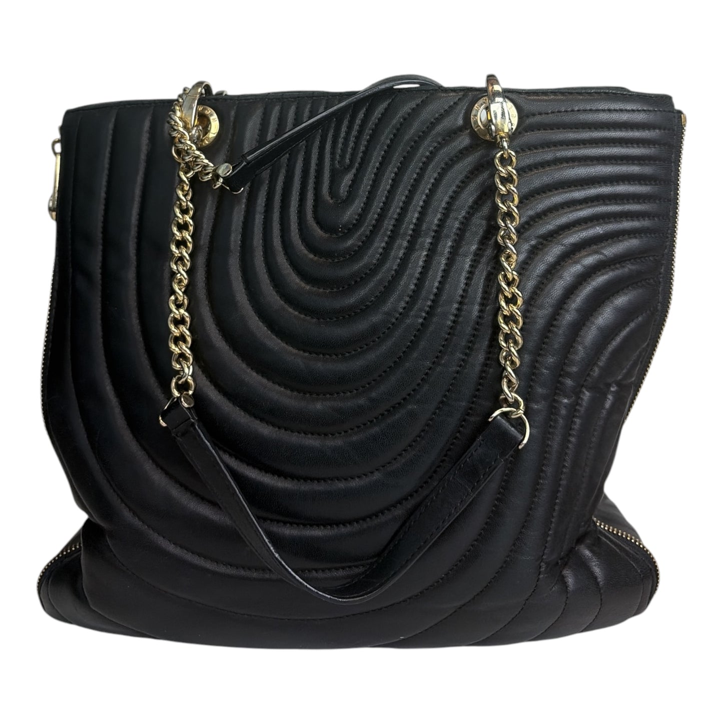 No 7 Quilted Chain Shoulder Tote