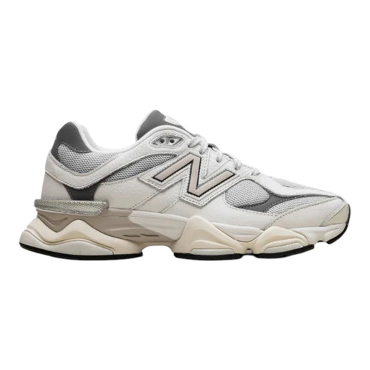 9060 Sneakers size 8