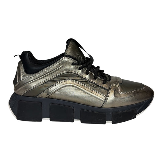 Metallic Lace Up size 39