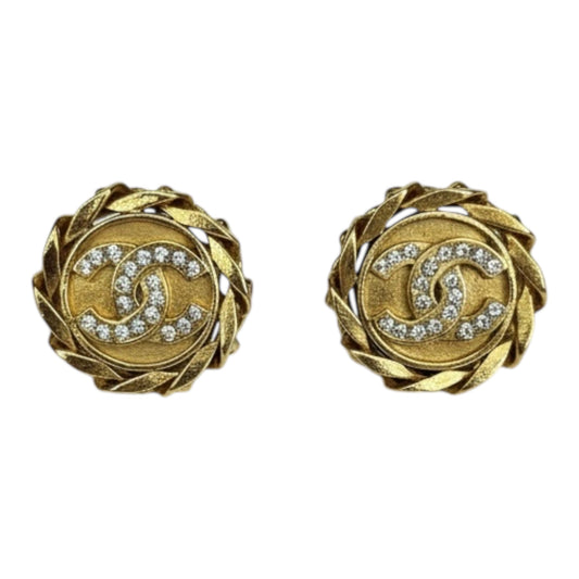 Vinrage CC Button Clip On Earrings