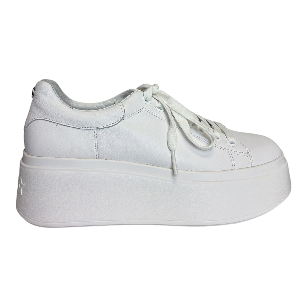 Abby 2 Sneakers size 6.5