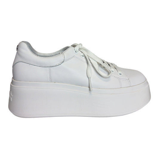 Abby 2 Sneakers size 6.5