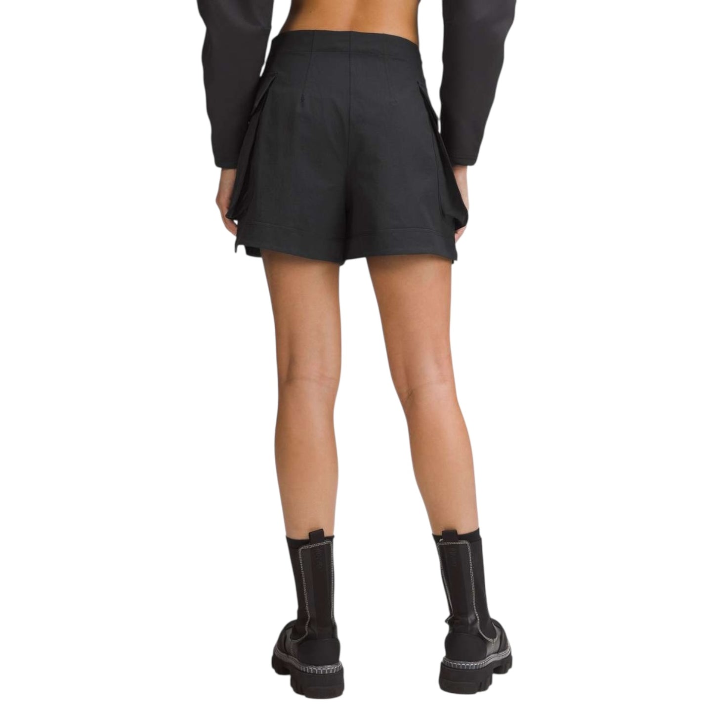 Relaxed-Fit Super-High-Rise Cargo Short size 6