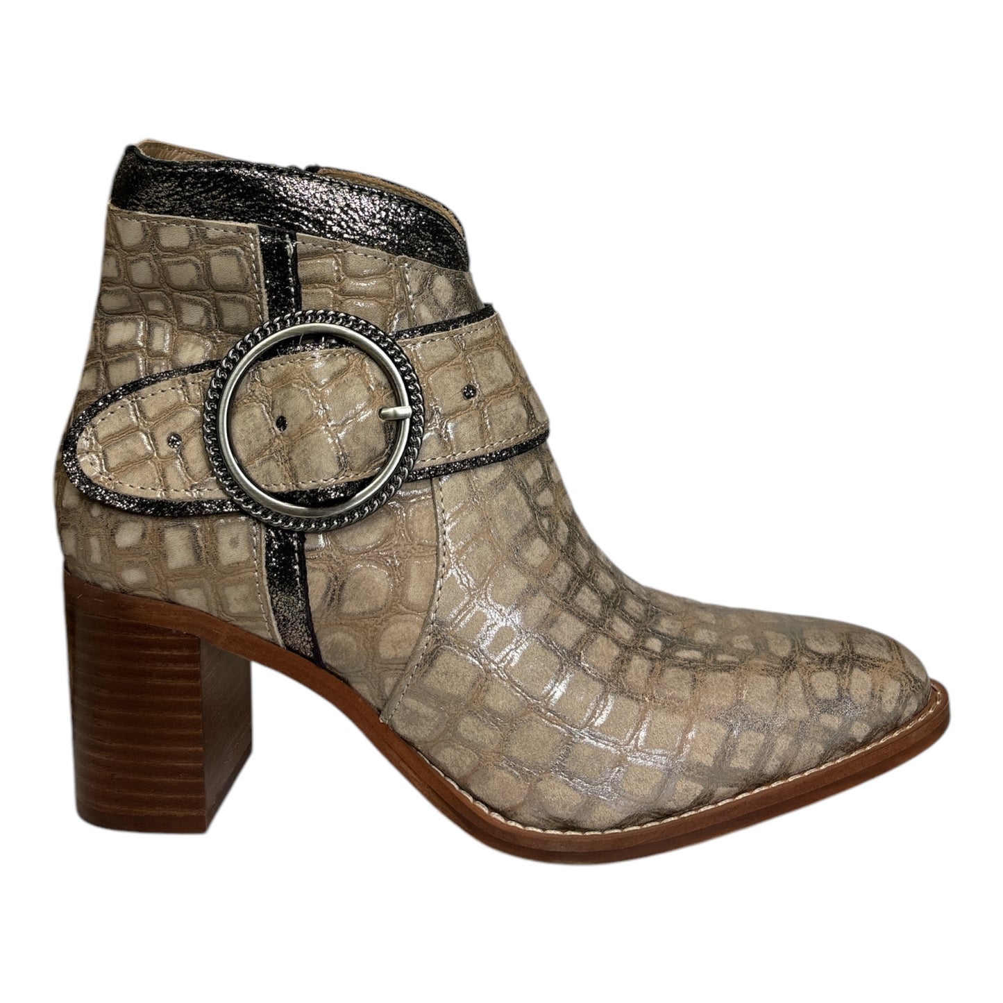 Terra Heeled Boot size 3(8.5)