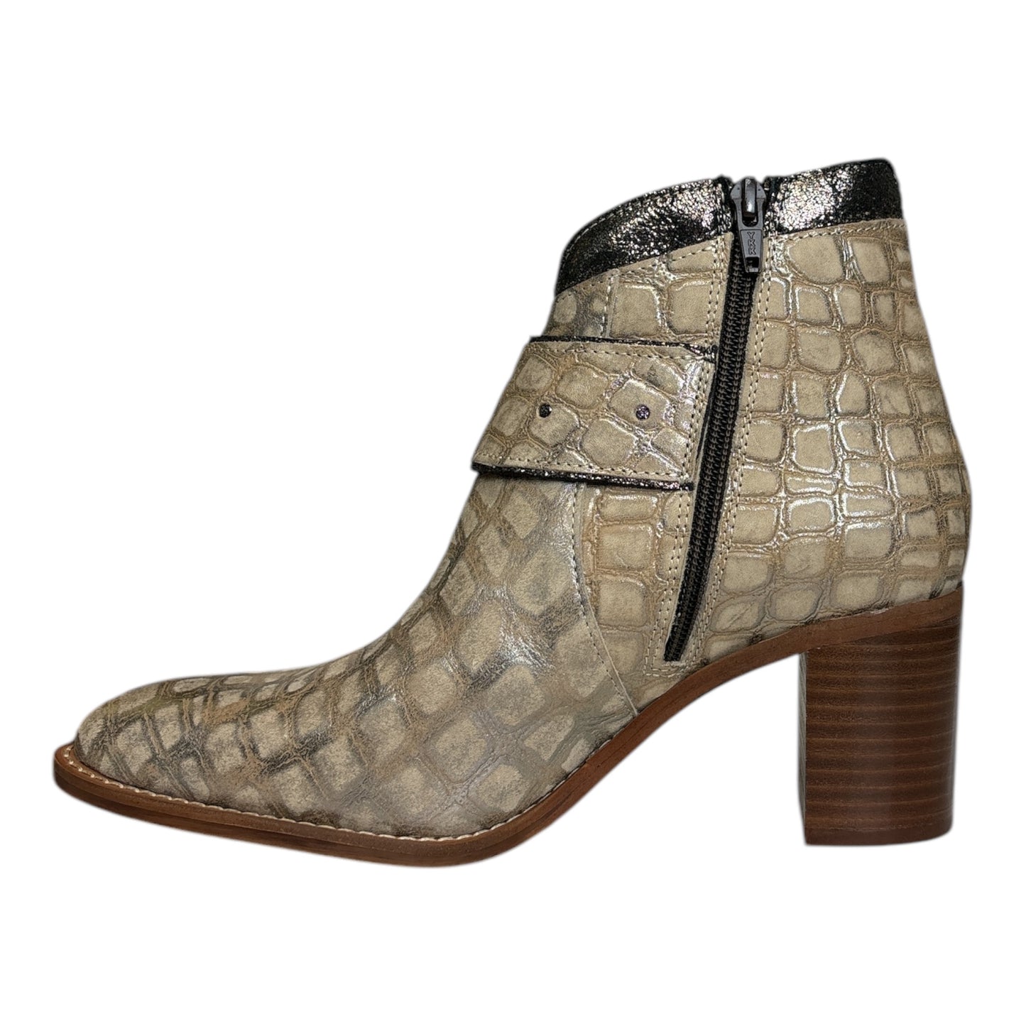 Terra Heeled Boot size 3(8.5)