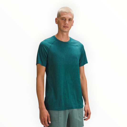 Metal Vent Tech Short-Sleeve Shirt size L